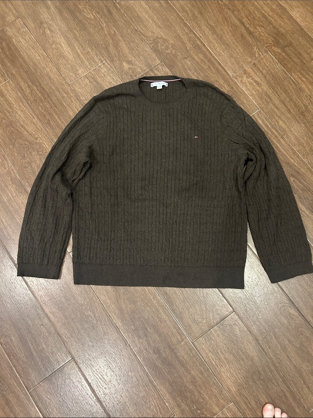 Tommy Hilfiger Brown Cable Knit Sweater Lightweight.